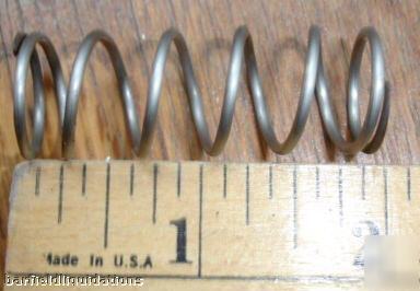 Lot of 10 helical compression springs bulk available