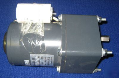 Iduction motor oriental motor 115 vac 8020