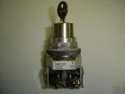 Allen bradley 800T-H32D1 2 pos. selector switch nnb