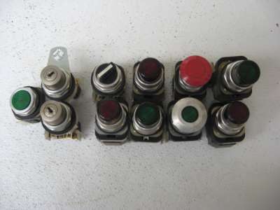 Allen-bradley push button,selector switch,lock lot OF11