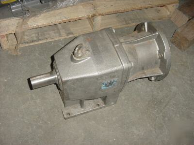 New nord SK32-2101C in line gear reducer 4.43:1 