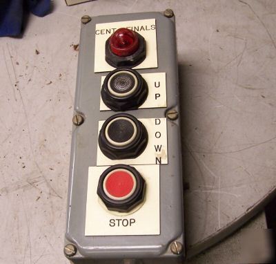 Square d 9001 ky-4 up down stop pushbutton station