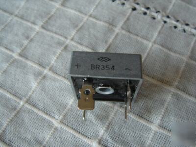 Diode bridge rectifier rated at 35A, 400 piv,full-wave