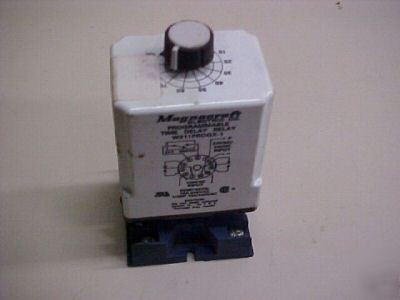 Magnecraft programmable time delay relay W211PROGX-1