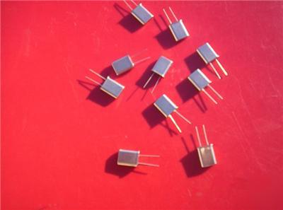 10 x 4.032 mhz quartz crystal for microchip projects