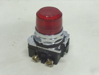 Cutler-HAMMER10250T35R red indicator LIGHT120VAC 