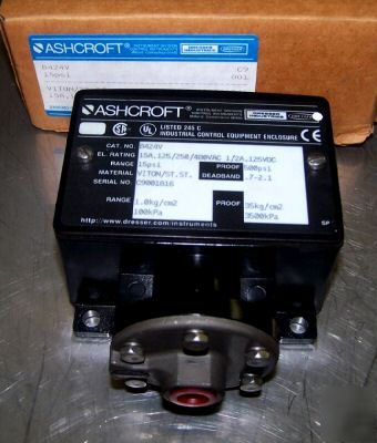 New in box ashcroft pressure switch 500 psi B424V