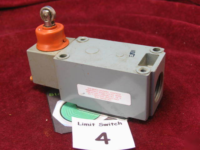 802R-af allen bradley limit switch / operating head ..4