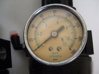 Master pneumatic pressure regulator cfr-100-2 lot of 4