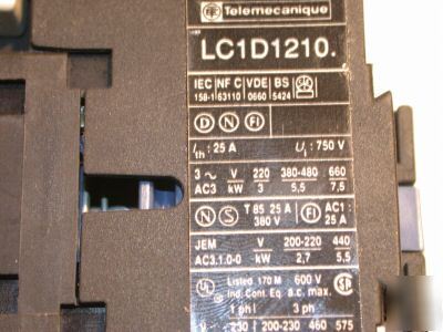 8 telemecanique 110V contactor 12 amp LC1D1210