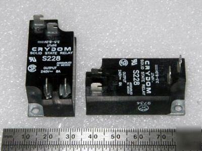 Crydom 8 amp / 40 - 280 volt solid state relays (2 pcs)