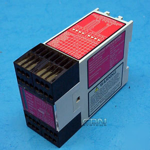 Banner es-tn-1H2 0.5S fixed delay safety stop relay