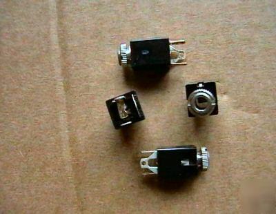 Fifty 3.5MM switched mono jack sockets