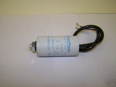 Motor run capacitor 3UF 400/450 volts with flying lead