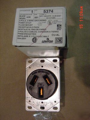 Leviton 2 pole 3 wire grounding power outlet bry 5374