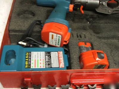 Burndy BCT500 hydraulic cable crimper with 10 dies