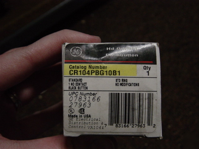 General electric CR104PBG10B1 black pushbutton