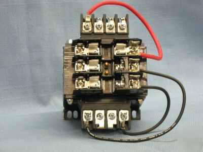 Square d ac magnetic motor starter 4R916 9070TF250D1