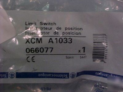 New telemecanique XCMA1033 limit switch 