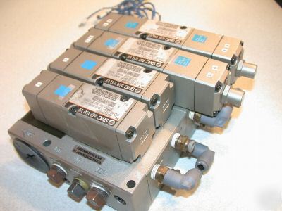 Nice smc 8 solenoid 24V stack up bank assembly VQ1
