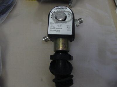 Parker 04F20C3110ACF4C05 skinner VALVE150PSI 120V used>