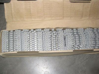 50 phoenix contacts UDK4 25A contact blocks 