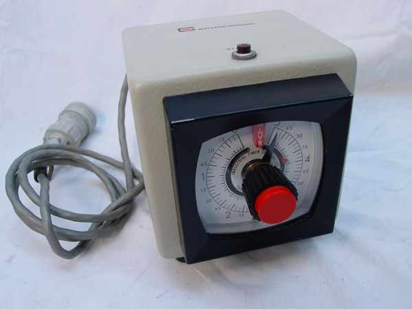 Nuclear-chicago radiation timer model 8428 