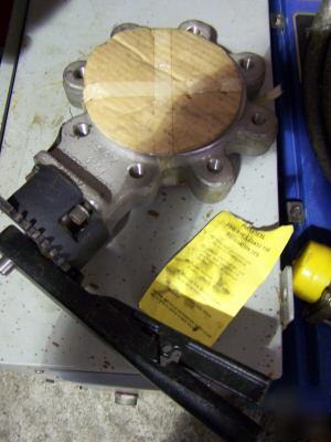 Flowseal butterfly gate valve