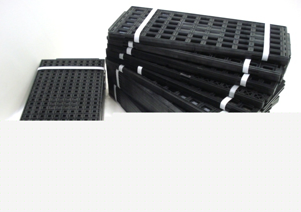 Lot of 14LBS of ic's / chips in trays