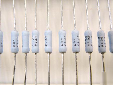Lot of 4980 470 ohm 1W 5% fixed metal oxide resistors