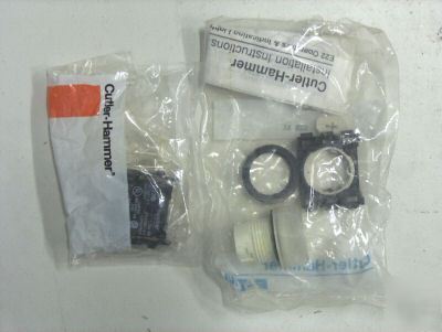 Cutler-hammer E22H5X6 white indicating light 120VAC 