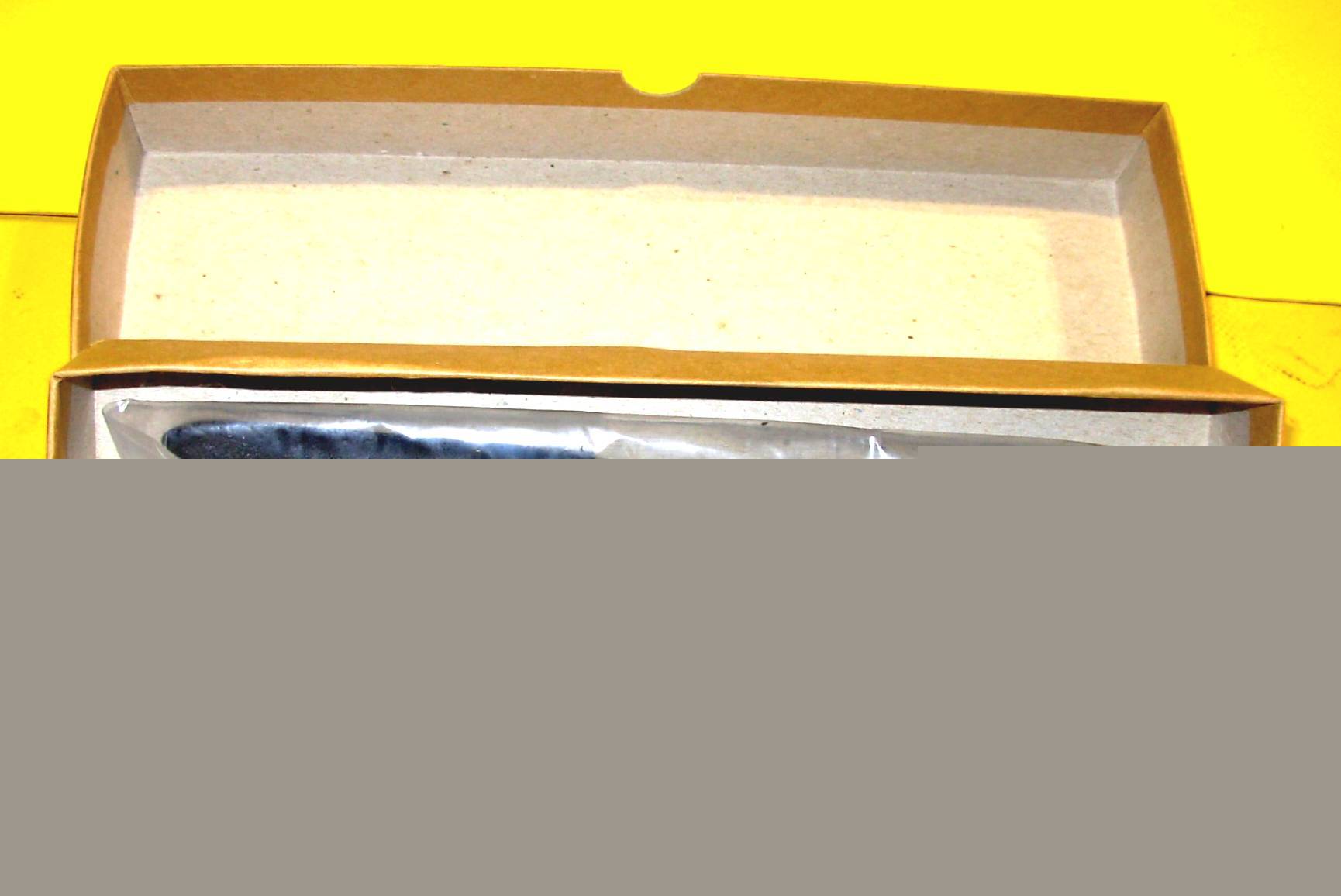 New amp amphenol model 357-578 hand crimper. in box.