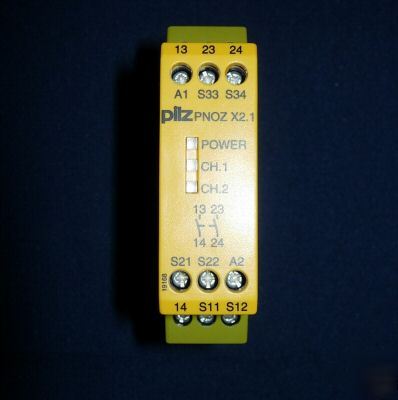 New pilz safety relay pnoz X2.1 24VAC/dc 774306 $187
