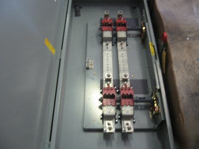 Siemens double throw switch 400 amp 240V cat# NFR225DTK