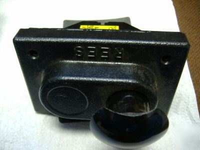 Rees 04596-001 mushroom plunger safety push button
