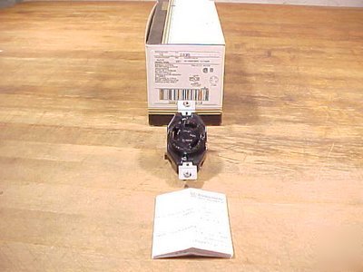 10 leviton L7-30 locking receptacles 30A 277V 2630
