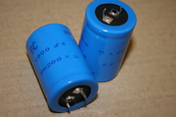 1,000MFD 200V radial electrolytic capacitor TRAY1F