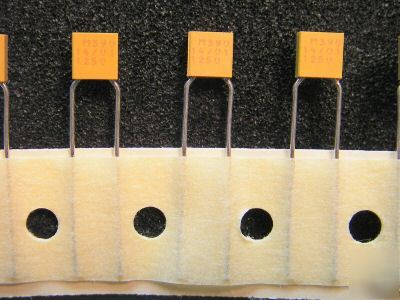 33PF mil-spec ceramic capacitor, M39014/01-1250, 200V