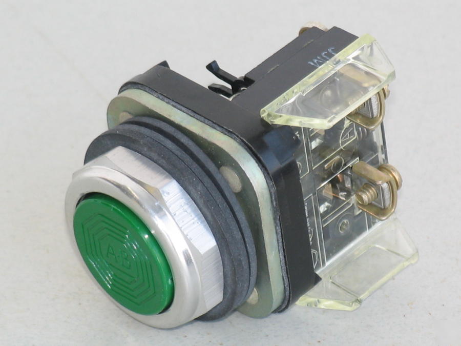 Allen bradley green flush head push button