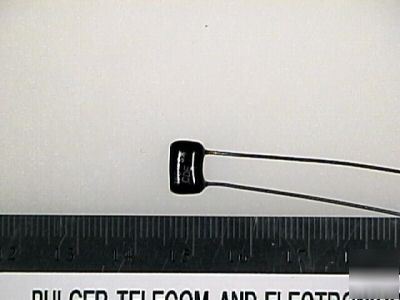 330PF 100 volt mica radial capacitor