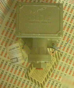 New sor pressure control switch 4NN-K2-M4-B1A 2-8PSI 