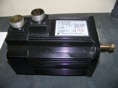 Yaskawa ac servo motor usamed-O3CB1 1000 rpm .3 kw