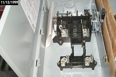 DG223NRB 100A safety disconnect switch 24V s/n 3R