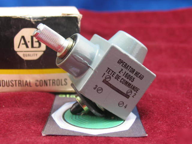Z-16065 allen bradley limit switch operator head .. 