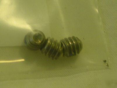 Set screw pn 3647 po K46000194 cage 13996