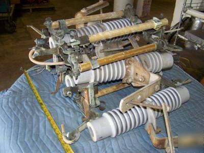 Lot of 6 ceramic highline insulators/fuses