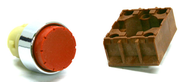 New siemens 3SB02-per 22MM push button extended red 