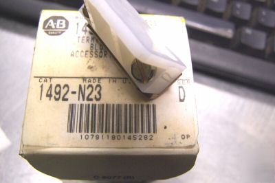 Allen bradley 1492-N23 end anchor terminal block assemb