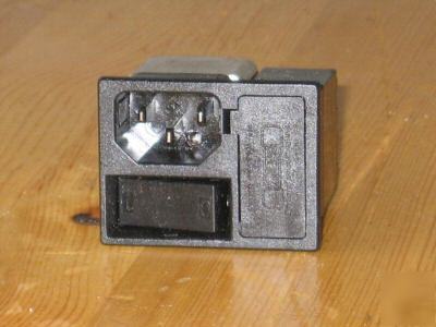 Lot of 125: power dynamics inc. switch with fuse & plug