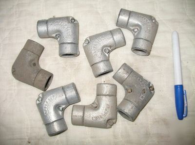 Lot of 7 appleton 90 deg pulling elbows fittings 1/2